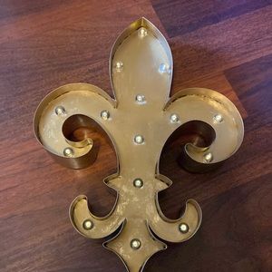 Light up fleur de lis